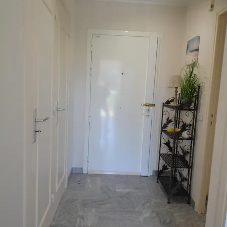 Grand 35m² 4 Personnes Avec Balcon Quartier Valrose Lejlighed *