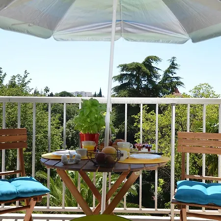 Grand 35m² 4 Personnes Avec Balcon Quartier Valrose Nice